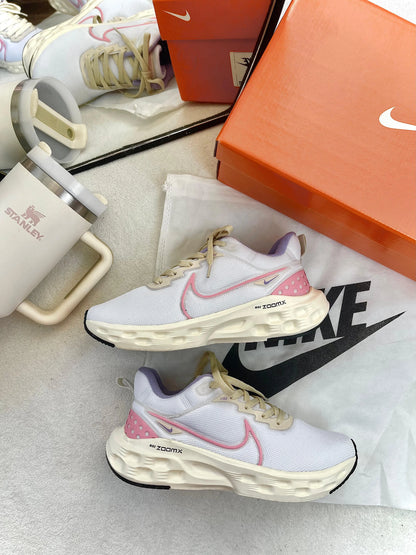 Tenis NK Zoom Flyknit - Branco Rosa