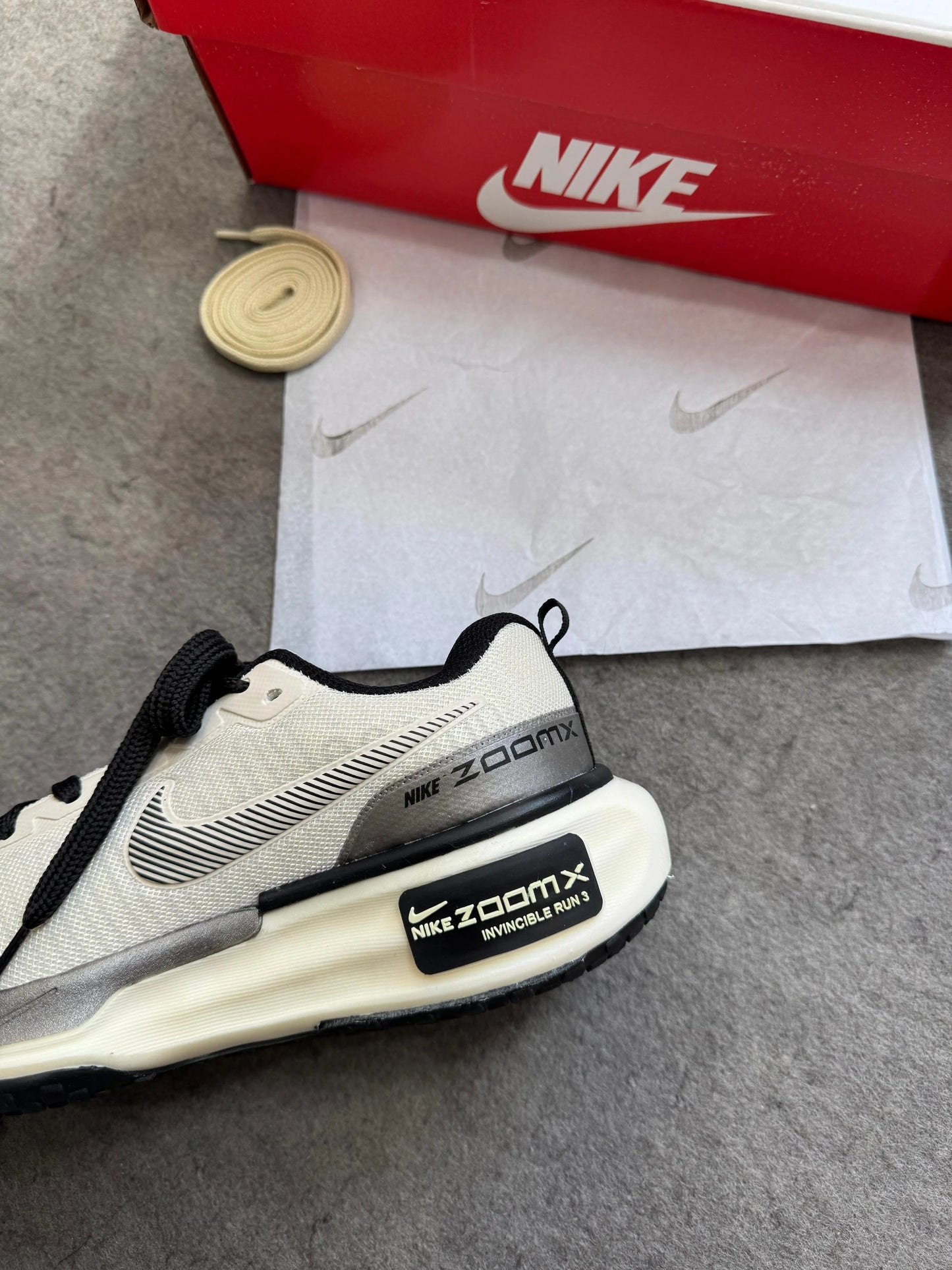 Tenis NK Zoom X Run 3 - Off Preto