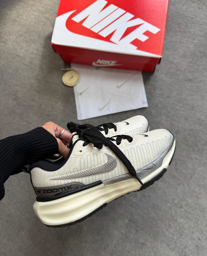 Tenis NK Zoom X Run 3 - Off Preto
