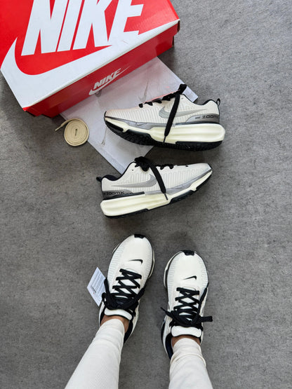 Tenis NK Zoom X Run 3 - Off Preto