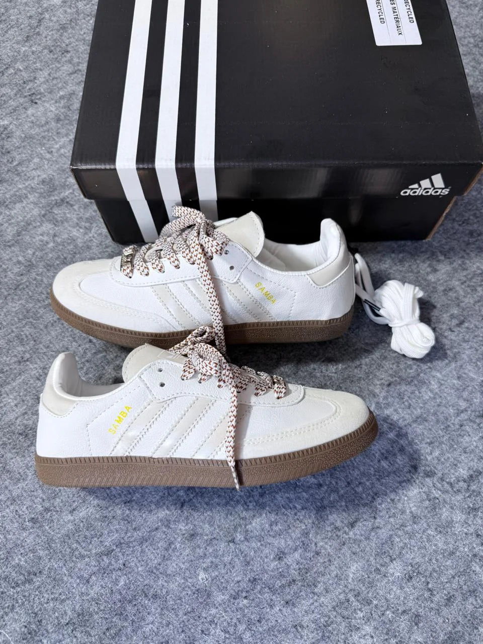Tenis SMB Og - Off White Gelo