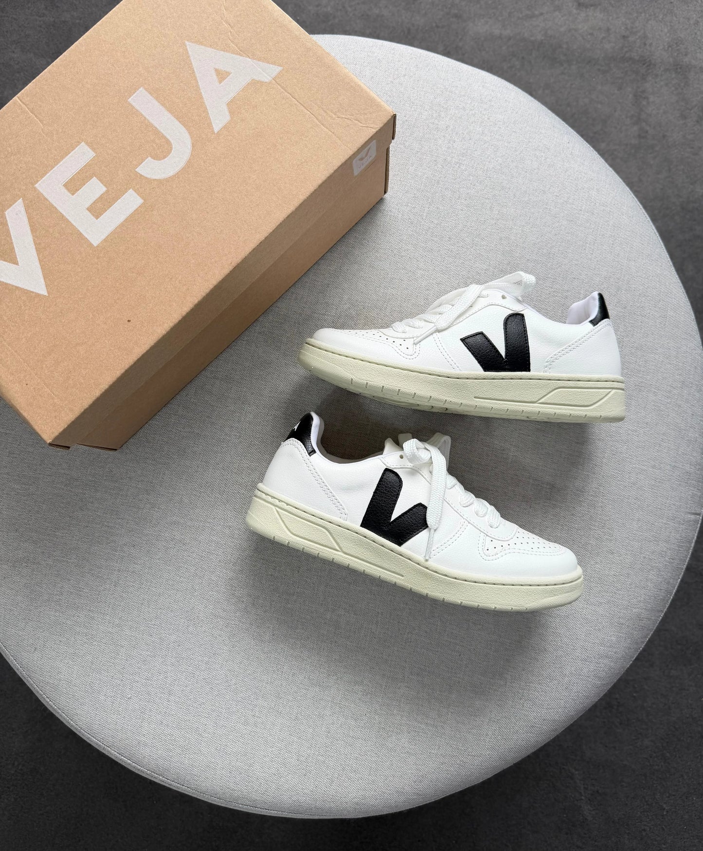 Tenis V10 - Branco Preto