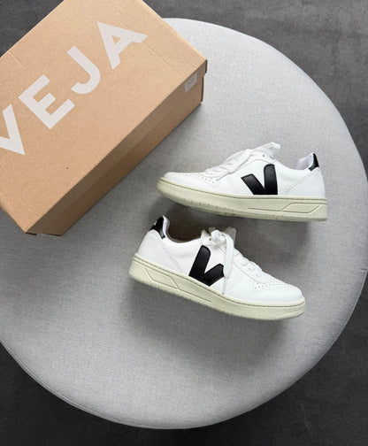 Tenis V10 - Branco Preto