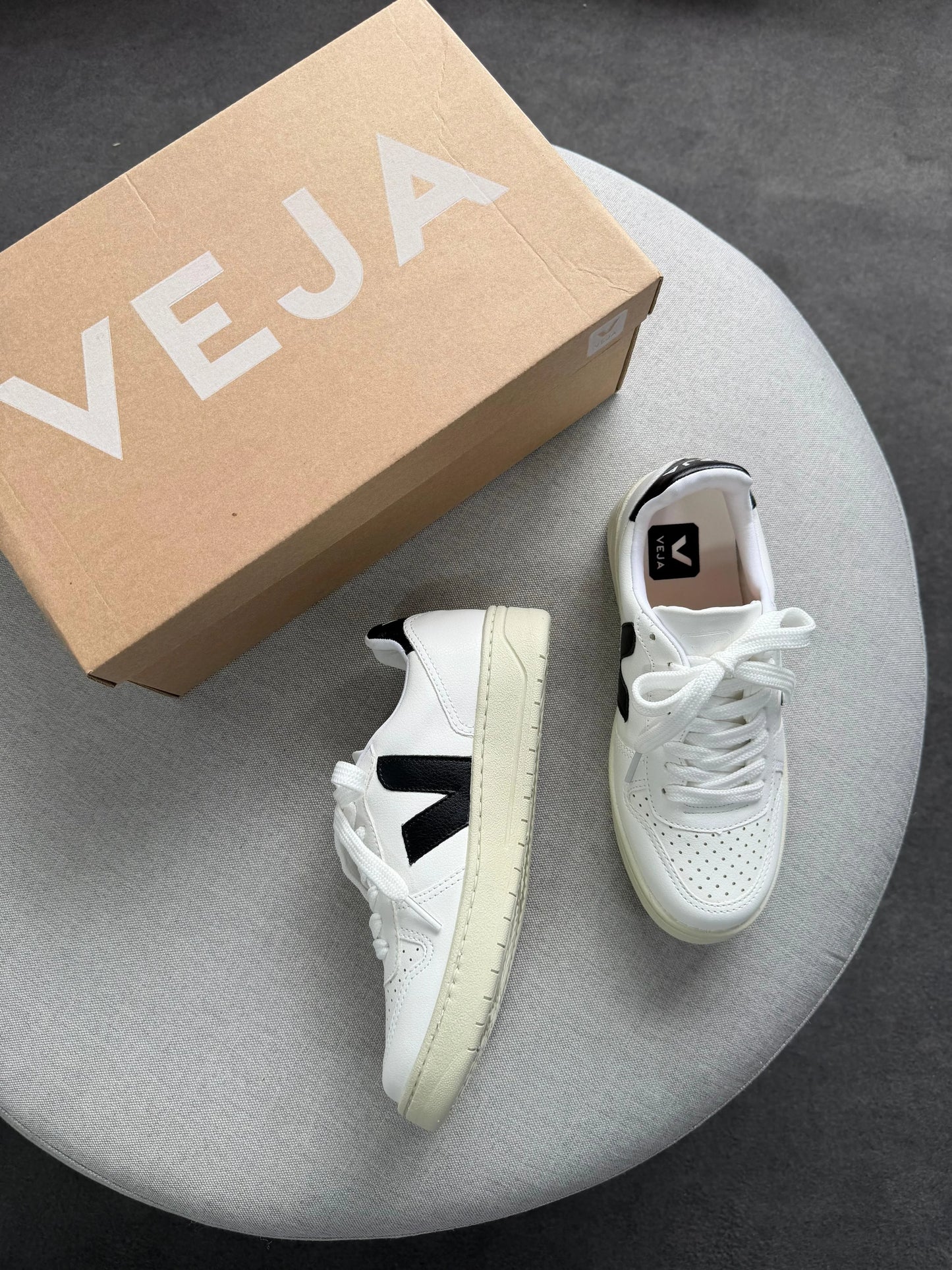 Tenis V10 - Branco Preto