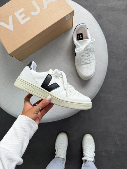 Tenis V10 - Branco Preto