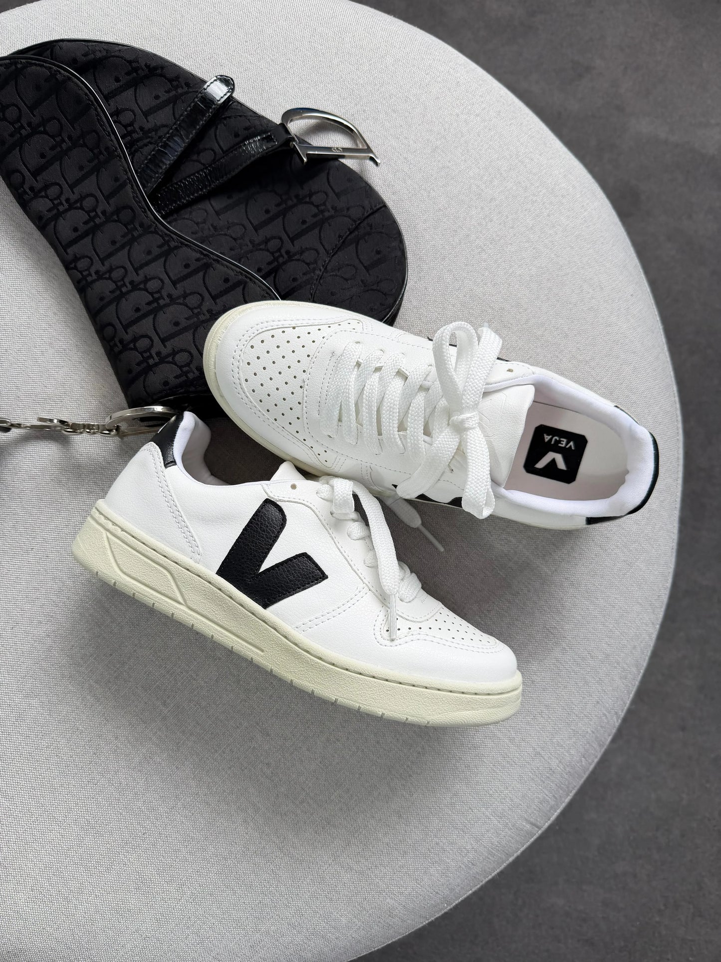 Tenis V10 - Branco Preto