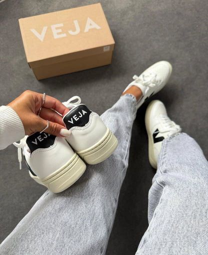 Tenis V10 - Branco Preto