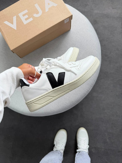 Tenis V10 - Branco Preto