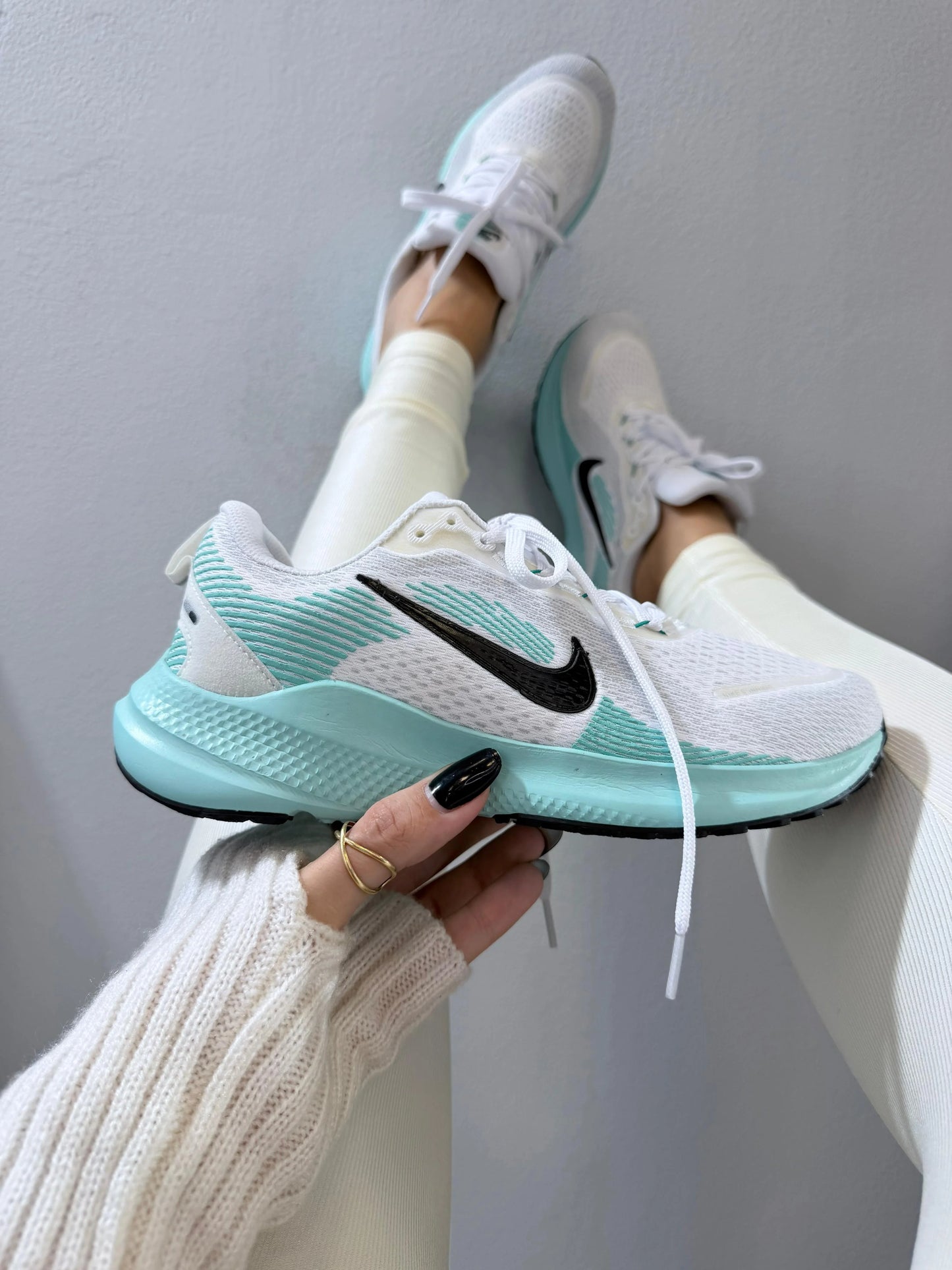 Tenis NK Vomero 18 Verde Agua