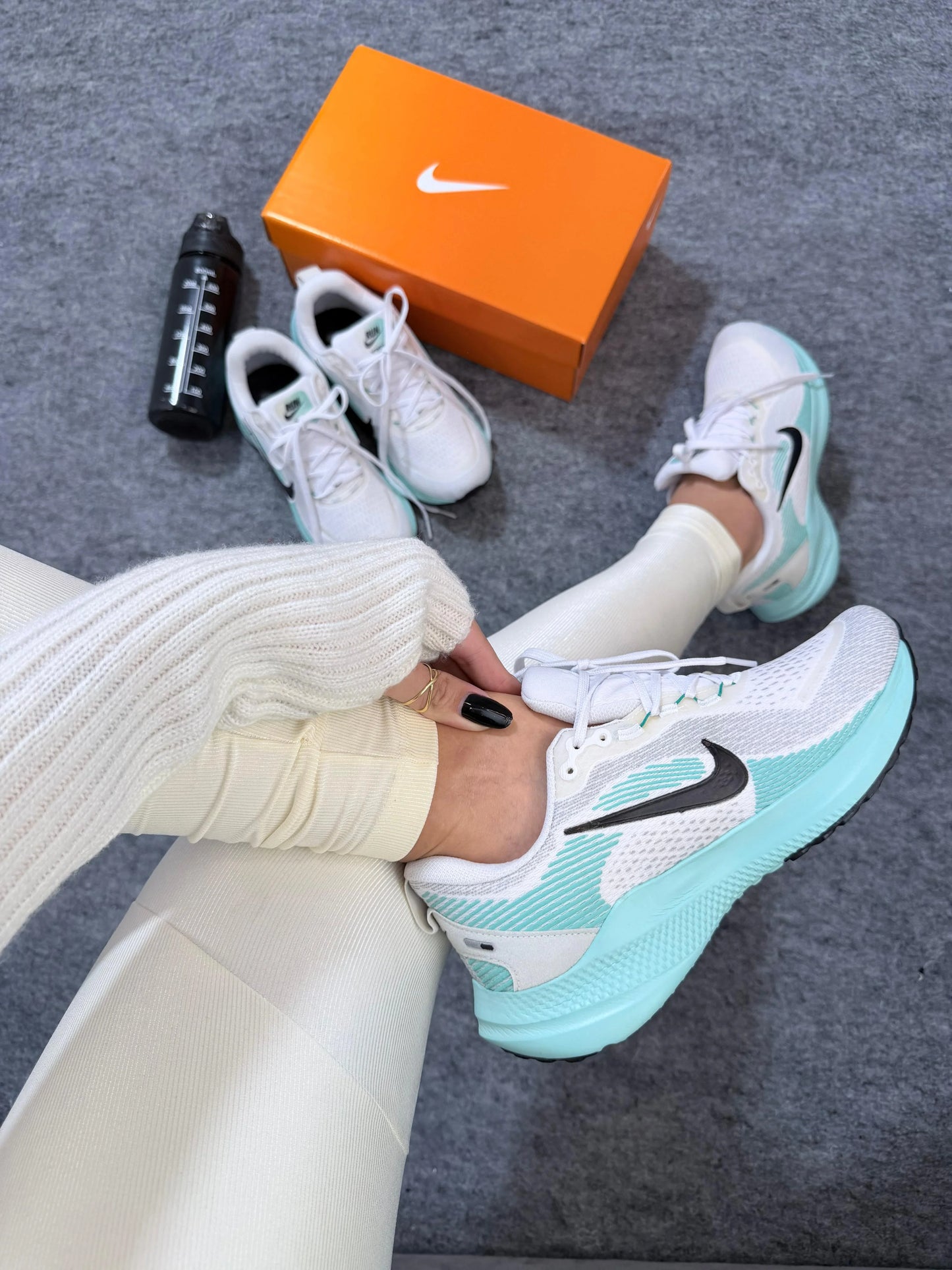 Tenis NK Vomero 18 Verde Agua