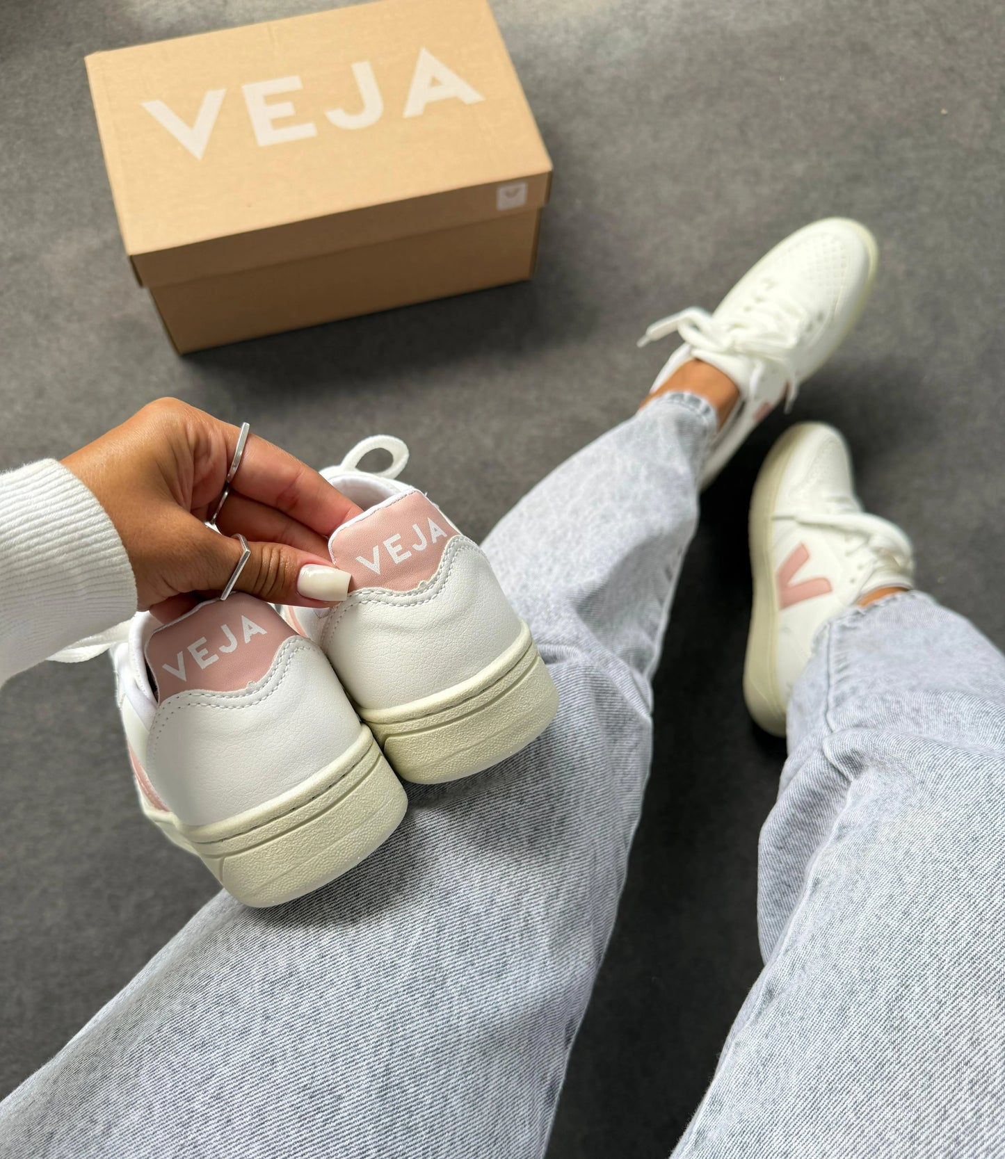 Tenis V10 - Branco Nude
