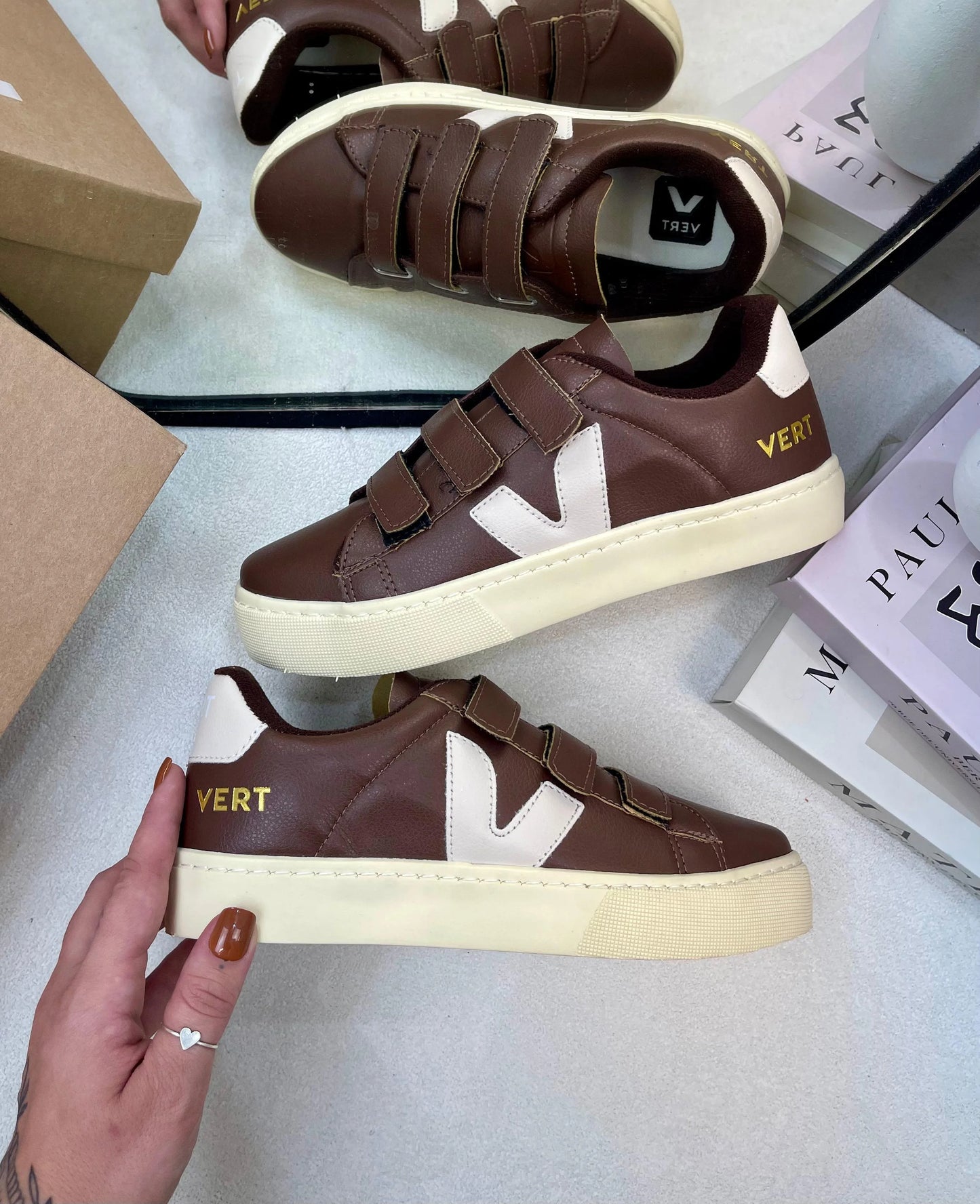 Tenis VRT Velcro - Cafe