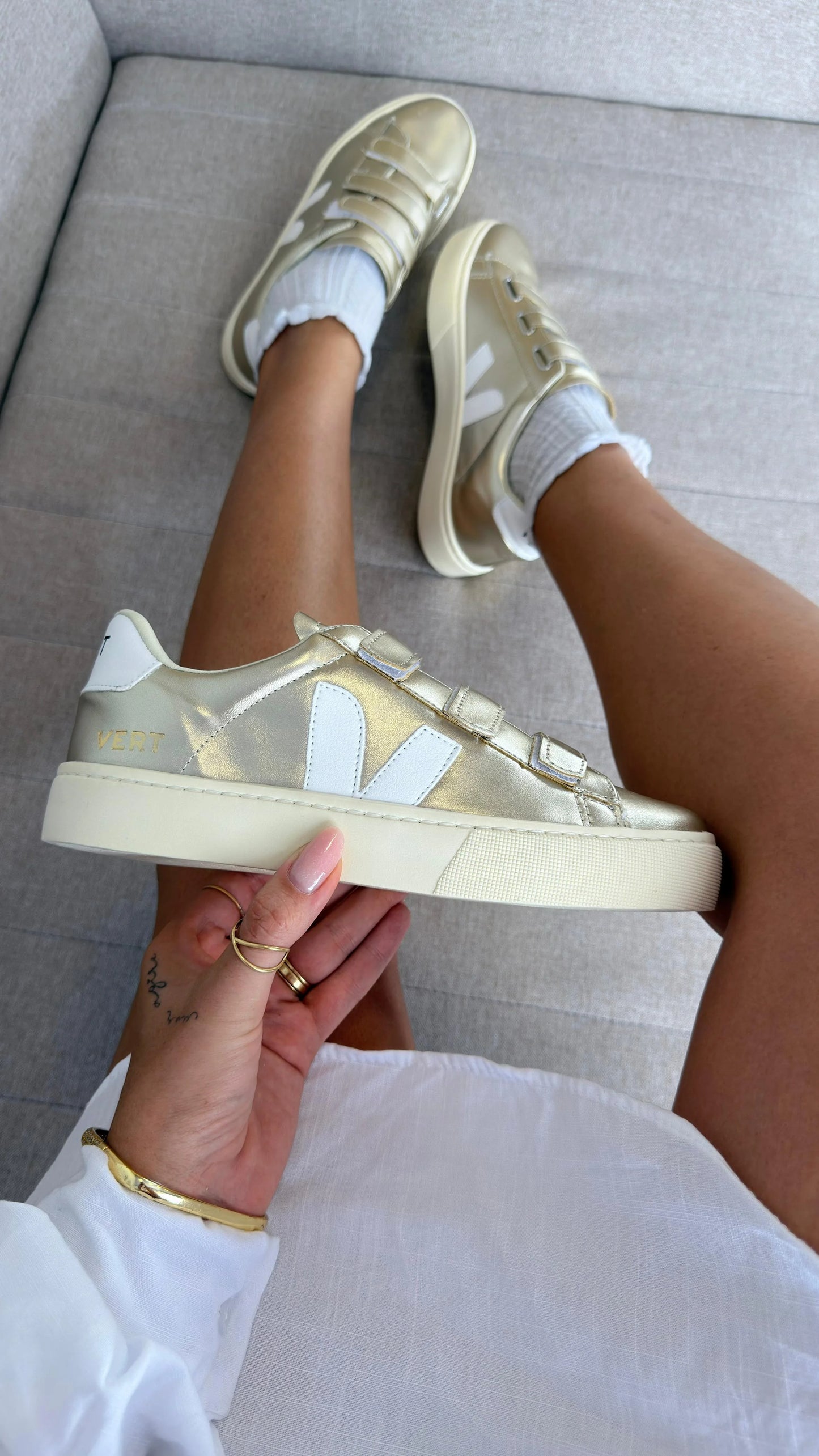 Tenis VRT Velcro - Dourado
