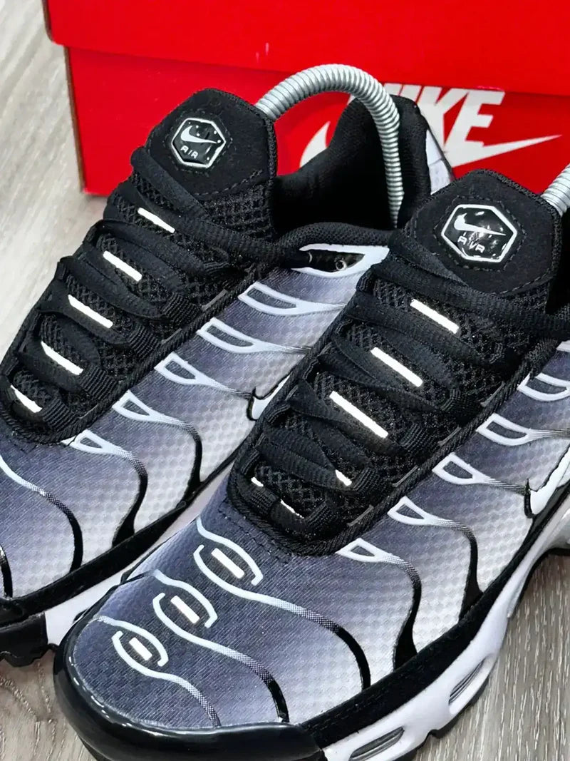 TN1 Black Metallic Importado