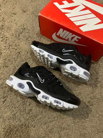 TN1 Black White Importado